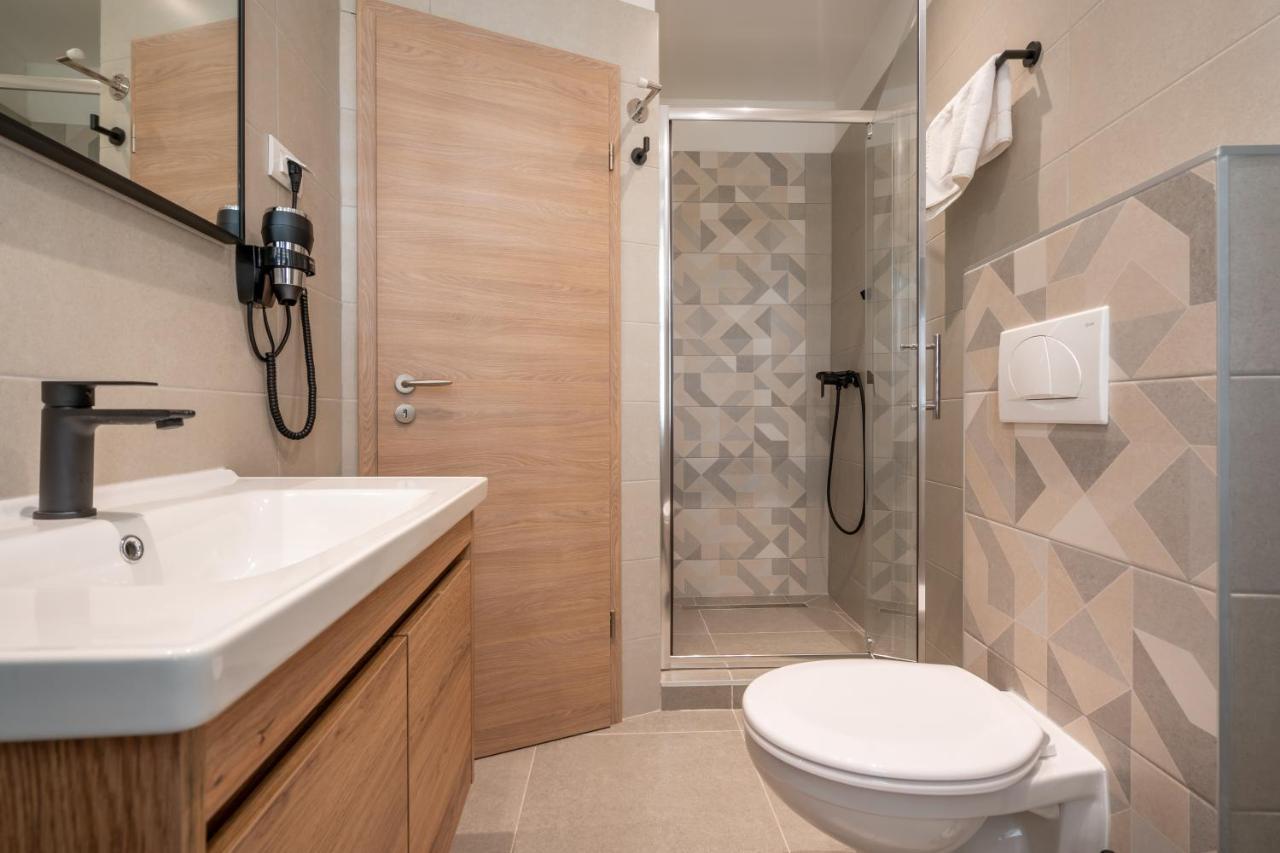 Aaa Apartments & Rooms With Free Parking Pula Exterior photo